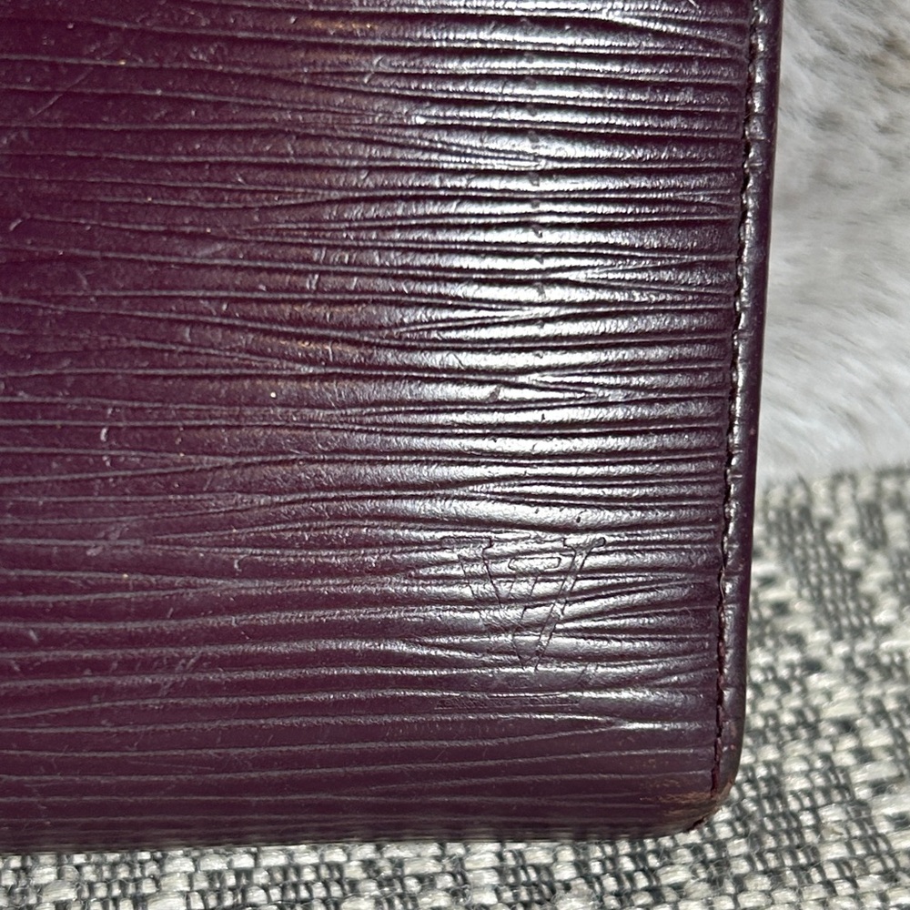 364. Louis Vuitton Portefeuille Viennois wallet in purple Epi - Picture 2 of 15